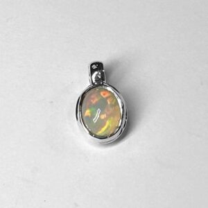 AN25T Opal 7x9 oval